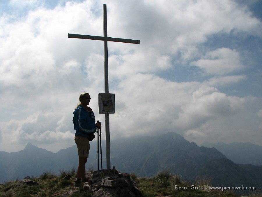 cimagpII 035.jpg - Alla croce di Cima Giovanni Paolo II (2230 m.)